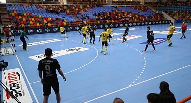 Büyükşehir Hentbol kupaya yarı finalde veda etti 