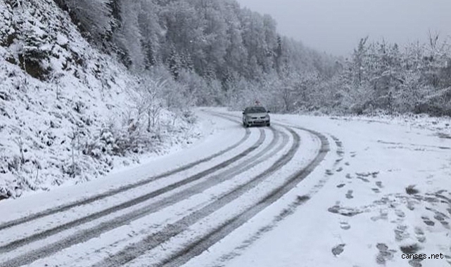 Kocaeli'nin yükseklerine kar yağdı...