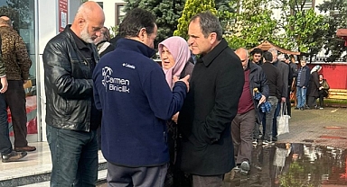 CHP adayı Ecevit Keleş ucuz et kuyruğunda 