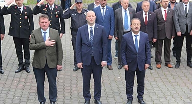 FERİZLİ'DE 23 NİSAN COKŞUYLA KUTLANDI 