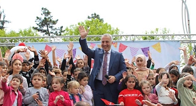 HENDEK’Lİ ÇOCUKLARIN ÇİFTE BAYRAM SEVİNCİ 