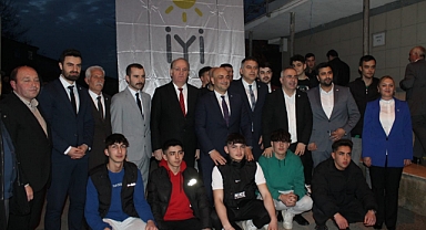 İYİ Partililer iftarda bir araya geldi 