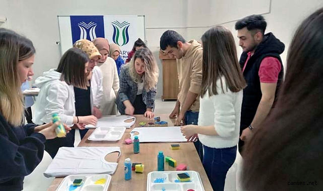 Otizmli bireylerle tahta baskı etkinliği yaptılar