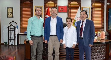 Sapanca Belediye Başkanlığı Makamına Çocuk Başkan Oturdu 