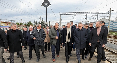 Sakarya Büyükşehir Belediyesi, Adıyaman ve İskenderun'da Kurduğu Konteyner Kentlerle Depremzedelere Yardım Etmeye Devam Ediyor