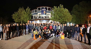 Aynı Aşk ve Aynı Heyecanla Büyük Zafere 