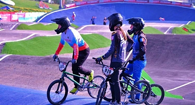 BMX Dünya Kupası’nda Cengiz Kurtoğlu ve Murat Kekilli gecesi 