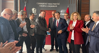 CHP’ye katılımlar sürüyor 