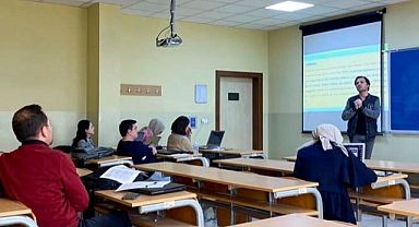 Eğitimlere akademisyenler karar veriyor 