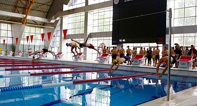 Hayat nöbetinin yeni üyeleri suda zor bir sınav verdi 