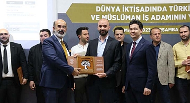 MÜSİAD Kurucu Genel Başkanı ve IBF (Uluslararası İş Forumu) Başkanı Erol Yarar Sakarya’da.