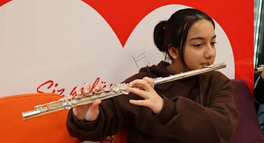 SGM’de çocuklar yan flüt derslerinde keyifli anlar yaşıyor 