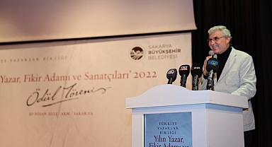 Yılın Yazar, Fikir Adamı ve Sanatçıları ödüllerini Sakarya’da aldı 