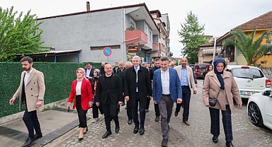 Yüce Sapanca’yı sokak sokak gezdi: “Her oy Türkiye Yüzyılı için imzadır” 