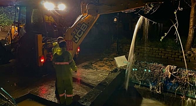 Büyükşehir’den gece boyu sel mesaisi: Taşkınlara anında müdahale edildi 