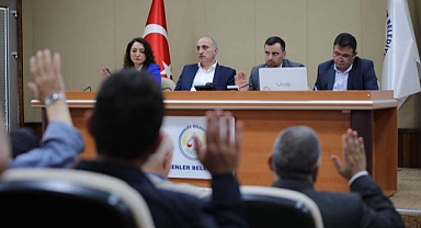 “ERENLER’İN İLK KÜTÜPHANESİNİ GENÇLER ÇOK BEĞENECEK” 