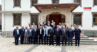 HENDEK'TE İLÇE PROTOKOLÜ BAYRAMLAŞTI 