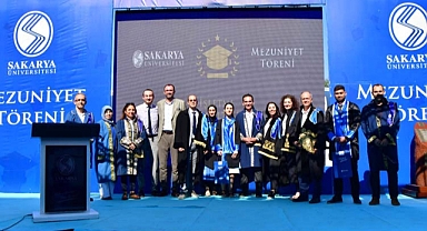 İşletme Fakültesinde Mezuniyet Heyecanı 