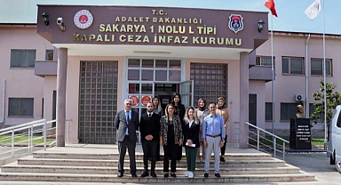 Sakarya Barosu’ndan anneleriyle cezaevinde kalan çocuklara ziyaret 