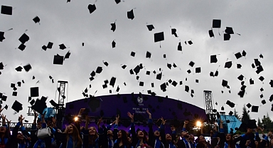 Genç Mühendislerin Mezuniyet Heyecanı 