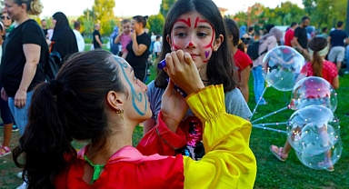 Büyükşehir'in çocuk şenliğinde eğlence zirvedeydi: Halat çekme, ip atlama, çuval yarışı…