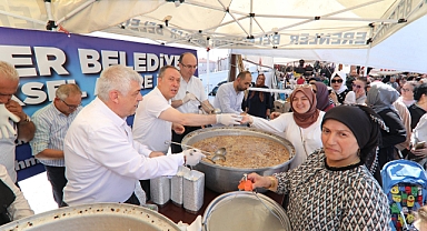 ERENLER’DE AŞURE İKRAMI 