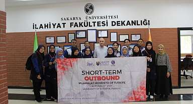 Sakarya Üniversitesi İlahiyat Fakültesinden Malezya’lı Öğrencilere Eğitim 