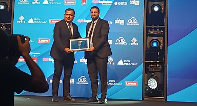 TÜBİFED Başkanı Necmettin Kırık Bilişim 500 Ödül Törenine katıldı. 