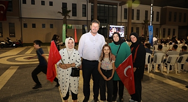 Akyazılılar şampiyonluğu dev ekranda izledi 