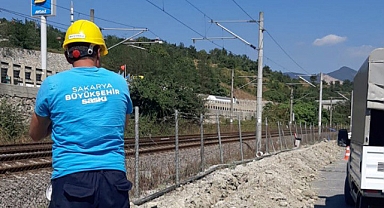 Büyükşehir Belediyesi Geyve’de iki bin metrelik içme suyu hattını yeniliyor 