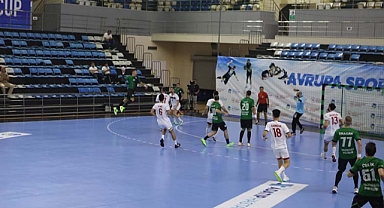 Büyükşehir Hentbol dolu dizgin: Evimizde galip geldik 