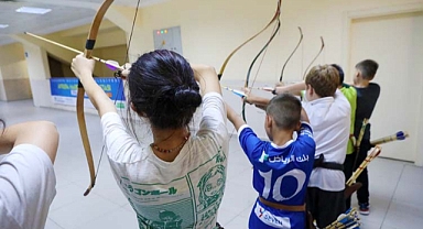 Büyükşehir'in minik okçuları nefes kesti 