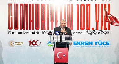 Başkan Yüce meydanda coşkulu kalabalığa seslendi