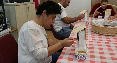 Engelsiz hobi atölyesinde yürek ısıtan etkinlik 