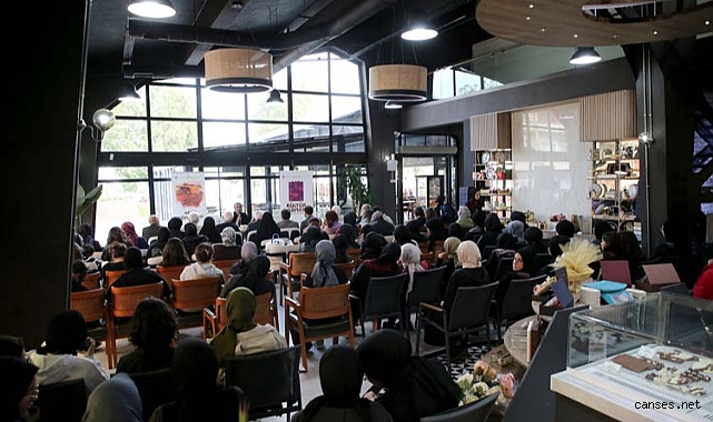 Yazar Zeki Bulduk sanat dostlarıyla Nehir Çikolata’da buluştu