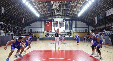 Büyükşehir’in dev adamlarından ilk mağlubiyet 