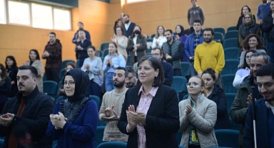 Engelsiz Yaşamda Bilinçlenme: Sakarya Üniversitesi’nde Okuyucu ve İşaretleyici Görevli Eğitimi 