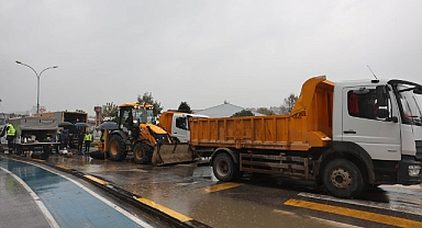 Ferizli’nin içme suyu hattı için Büyükşehir ekipleri seferber oldu 