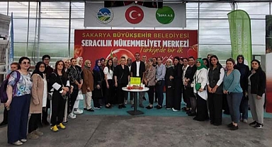 Girişimci kadınlar çift katlı otobüsle Sakarya’yı gezdi 