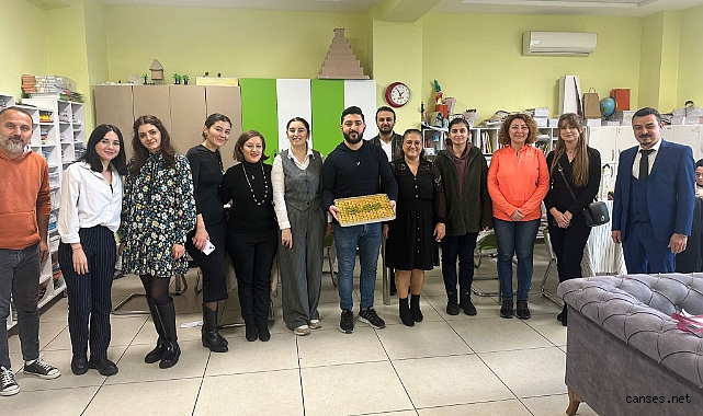 İşler Kitabevinin 24 Kasım Öğretmenler Günü Geleneği Değişmedi