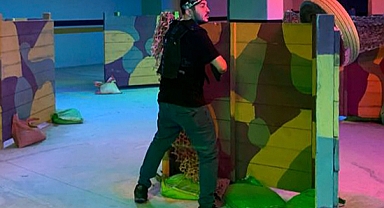 Lazer Tag etkinliğinde mücadele ettiler 