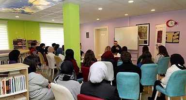 Sakaryalı yazarlar şehrinin gençleriyle buluştu 
