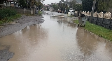 Vatan Caddesi sular altında ! 