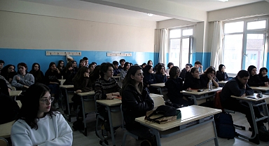 Bu kitapla Şeker Mahallesi’ni anlattı 