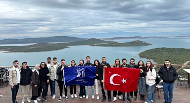 Cunda Adası’na kültür gezisi yaptılar 