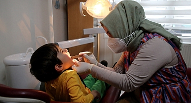 Miniklere ‘beyaz ve sağlıklı dişler’ bilincini aşıladılar 