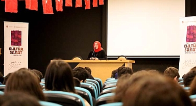 Sakaryalı yazar Zeynep Arkan anlattı: “Neden şiir yazıyorum?” 