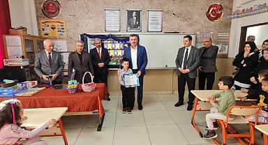 Başkan Özen, Öğrencilerin Karne Heyecanına Ortak Oldu 