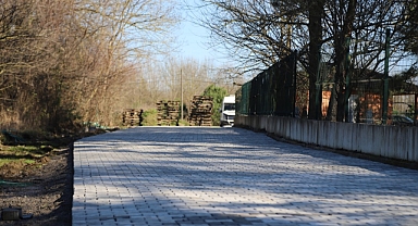 ÇAKALLIK MAHALLESİNDE KİLİTLİ PARKE YOL ÇALIŞMALARI DEVAM EDİYOR 