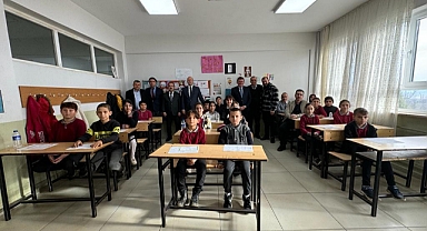 Ferizli'de Yarıyıl Tatili Başladı: Öğrenciler Karnelerini Aldı 